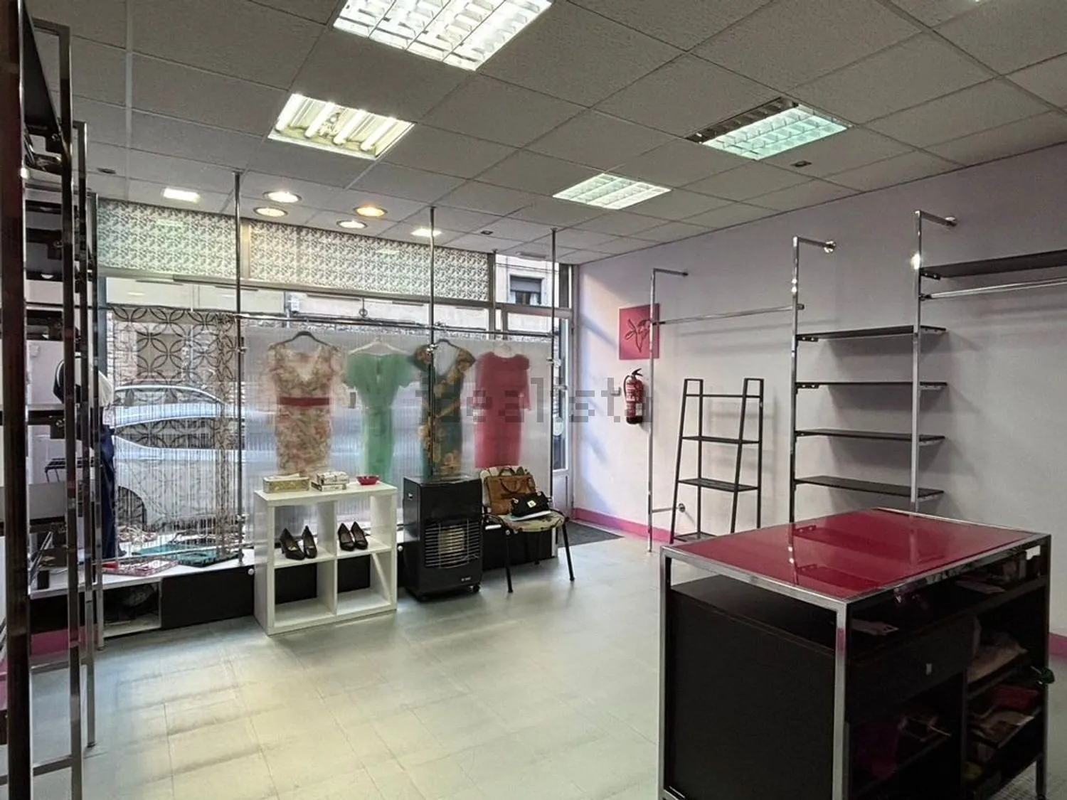 Local en Oviedo — Local en Oviedo, 80 m² · Paula Casoni