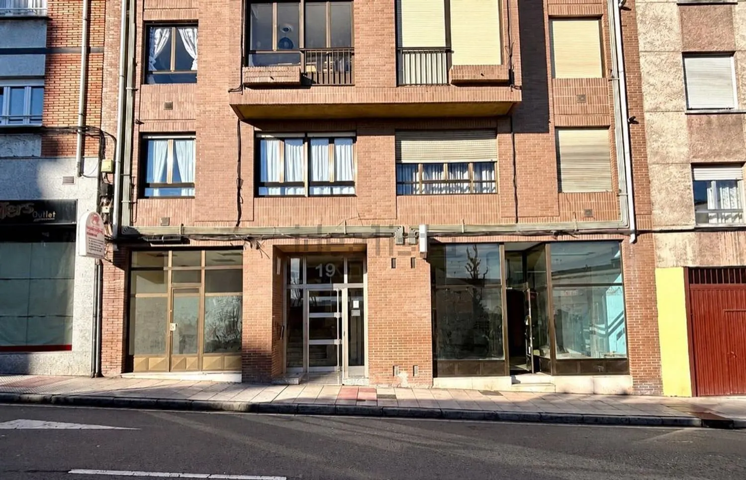 Local en Oviedo — foto 2